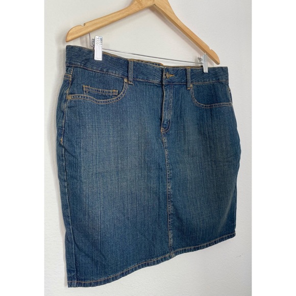 BCBGMaxAzria Dresses & Skirts - Tex by Max Azria NWOT • Dark Wash Jean Mini Skirt